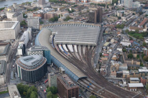 London_Waterloo_station_1_25